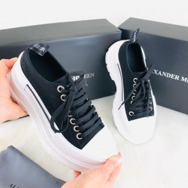 The Alexander Mcqueen Tread Black White