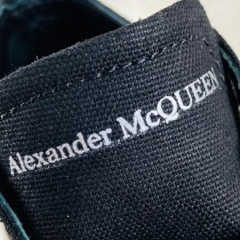 The Alexander Mcqueen Tread Black White