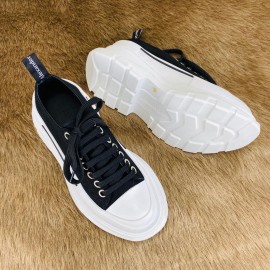 The Alexander Mcqueen Tread Black White