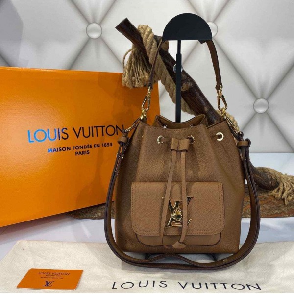 Louis Vuitton Lockme Bucket  B-12-52