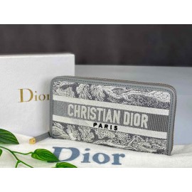 Christian Dior Wallet b-22-239