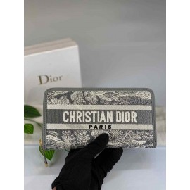 Christian Dior Wallet b-22-241