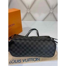 Louis Vuitton Neverfull Size: 43x29 b-23-98