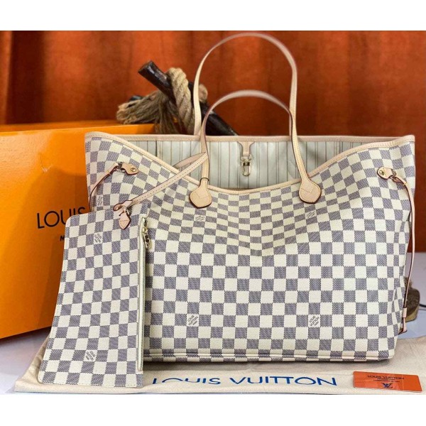 Louis Vuitton Neverfull Size: 43x29 b-23-61