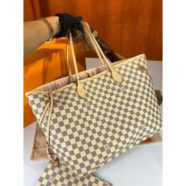 Louis Vuitton Neverfull Size: 43x29 b-23-62