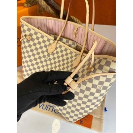 Louis Vuitton Neverfull Size: 43x29 b-23-62