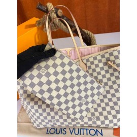 Louis Vuitton Neverfull Size: 43x29 b-23-62