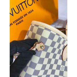 Louis Vuitton Neverfull Size: 43x29 b-23-62