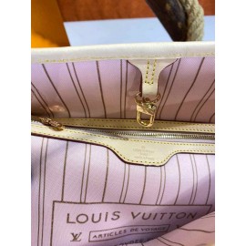 Louis Vuitton Neverfull Size: 43x29 b-23-62