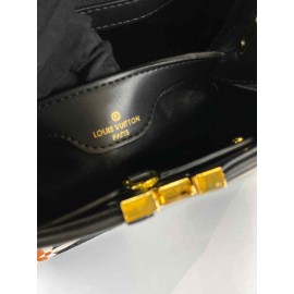 Louis Vuitton Capucines BB- Bag  b-30-44