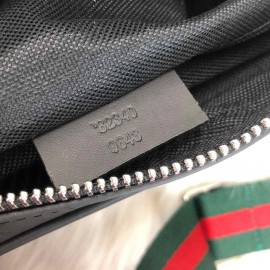 Gucci Courrier Supreme Belt Bag  b-32-106