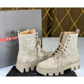 Prada boots interior b-32-128