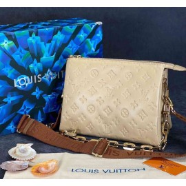 Louis Vuitton Coussin PM b-57-368