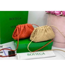 BOTTEGA VENETTA "USE"  b-57-417