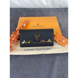 Louis Vuitton Capucines Wallet b-57-543