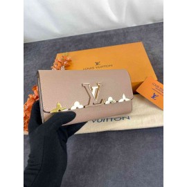 Louis Vuitton Capucines Wallet b-57-543