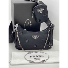 PRADA ‘RE-EDITION b-57-586