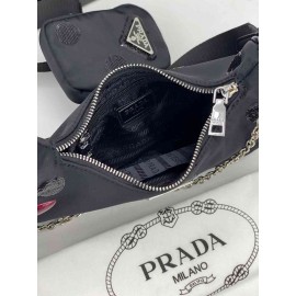 PRADA ‘RE-EDITION b-57-586