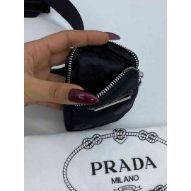 PRADA ‘RE-EDITION b-57-586