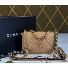 Chanel 19 Woc  B-59-77