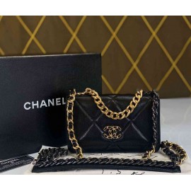 Chanel 19 Woc  B-59-77