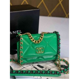 Chanel 19 Woc  B-59-77