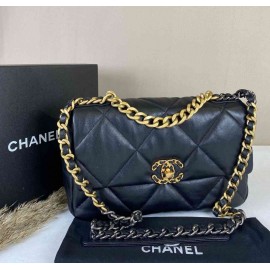 Chanel 19 flap Medium size  b-64-20