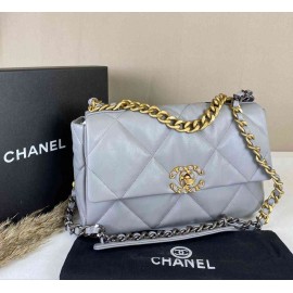 Chanel 19 flap Medium size  b-64-20