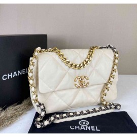 Chanel 19 flap Medium size  b-64-20