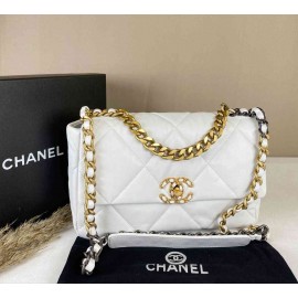 Chanel 19 flap Medium size  b-64-20