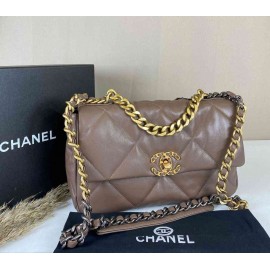 Chanel 19 flap Medium size  b-64-20