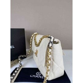 Chanel 19 flap Medium size  b-64-20