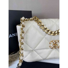 Chanel 19 flap Medium size  b-64-20