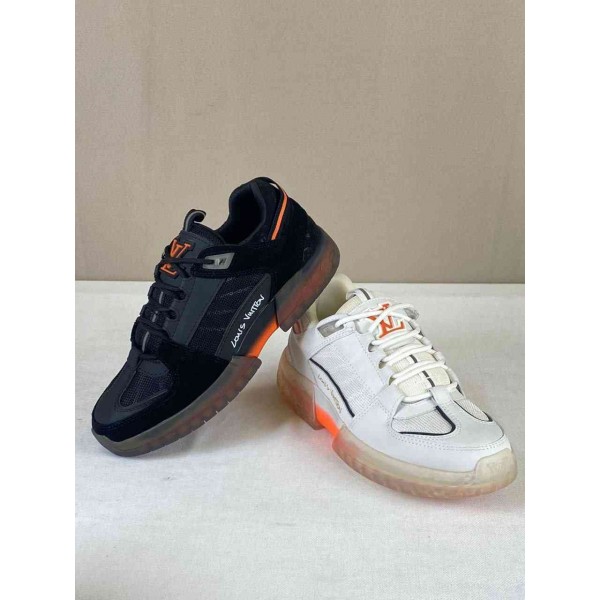 Louis Vuitton Trainer Sneaker b-65-216