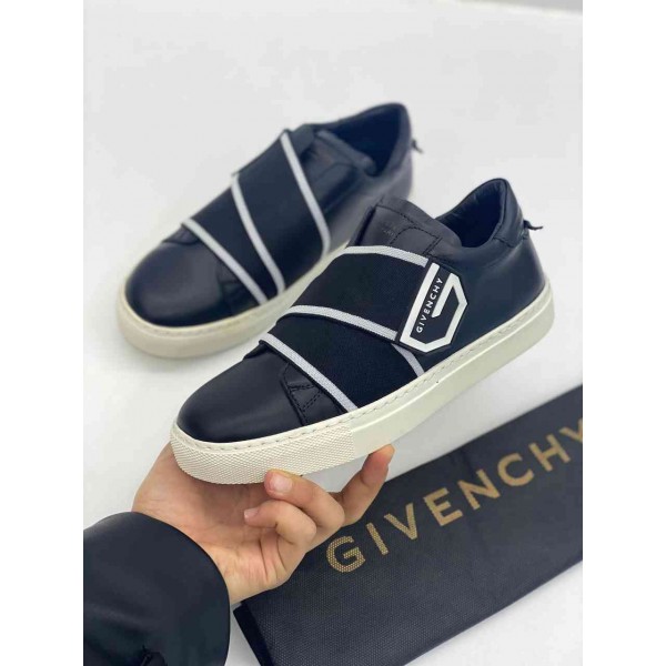 Gıvenchy Sneakers b-65-230