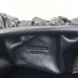 Bottega Veneta The Pounch In Maxi Intreccio Clutch 