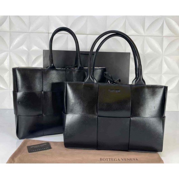 Bottega Veneta Arco Tote Bag Black