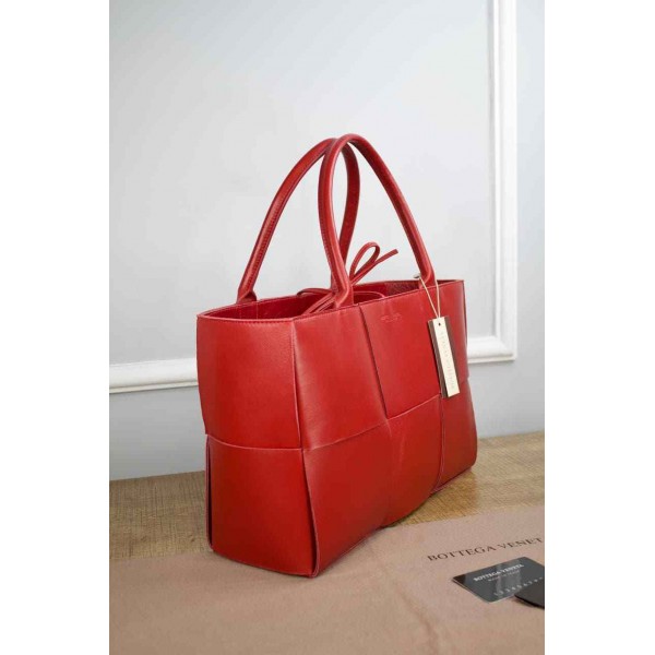 BOTTEGA VENETA - Arco Tote Small 9