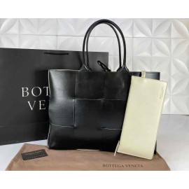 Bottega Veneta Arco Tote Bag Black