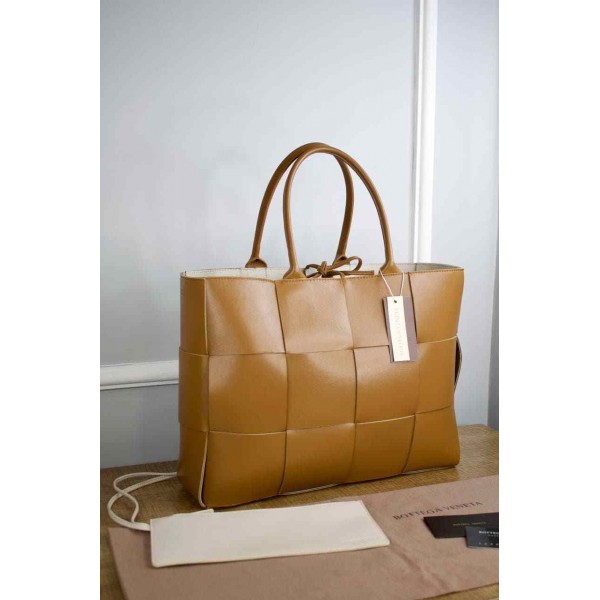 BOTTEGA VENETA - Arco Tote 52,5 x 46 x 11 cm 6