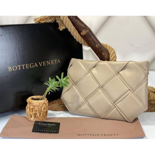 Bottega Veneta maxi pouch  1