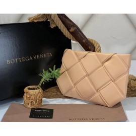 Bottega Veneta maxi pouch  4