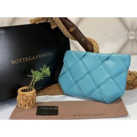 Bottega Veneta maxi pouch  6