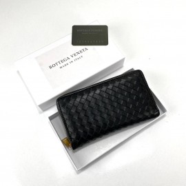 Bottega Veneta Zip around Wallet