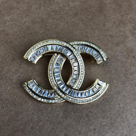 Chanel Brooche No 6