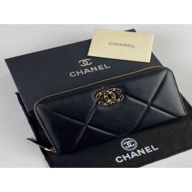 Chanel 19 Zipped Wallet 2023 1