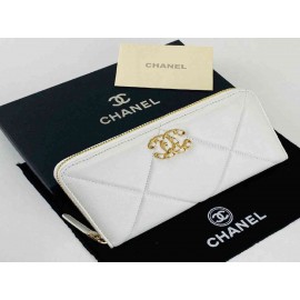 Chanel 19 Zipped Wallet 2023 1