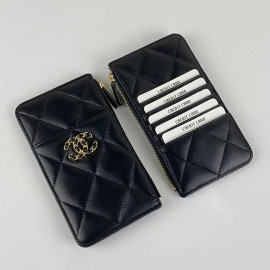 Chanel 19 Phone & Card Holder2