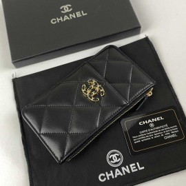 Chanel 19 Phone & Card Holder2