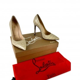 Christian Louboutin So Kate cream